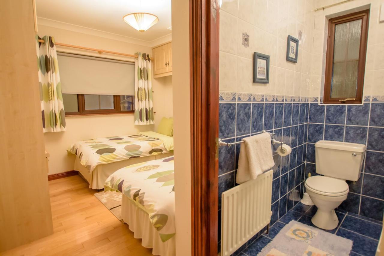 Rossgier Inn Lifford Ngoại thất bức ảnh