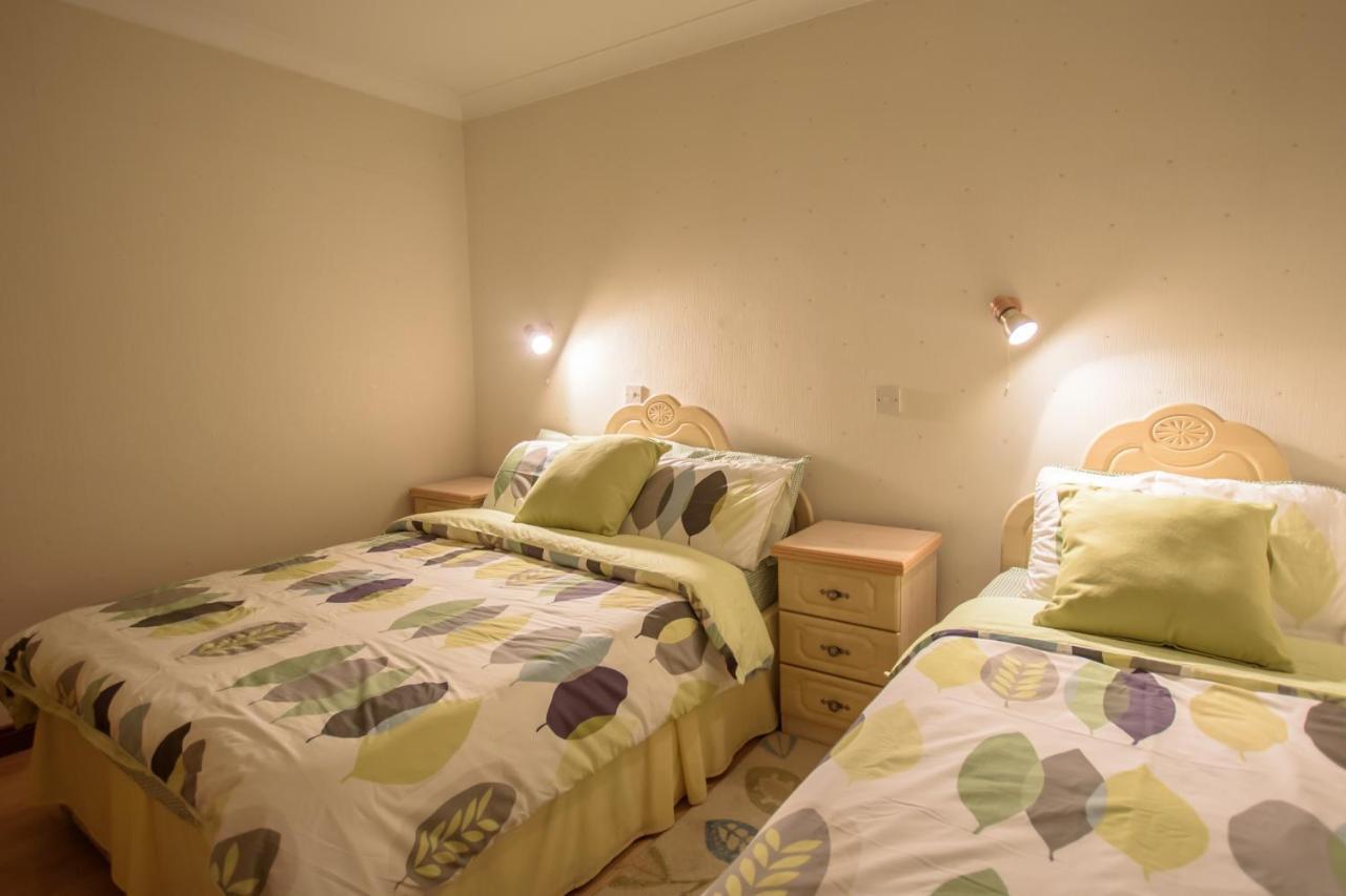 Rossgier Inn Lifford Ngoại thất bức ảnh